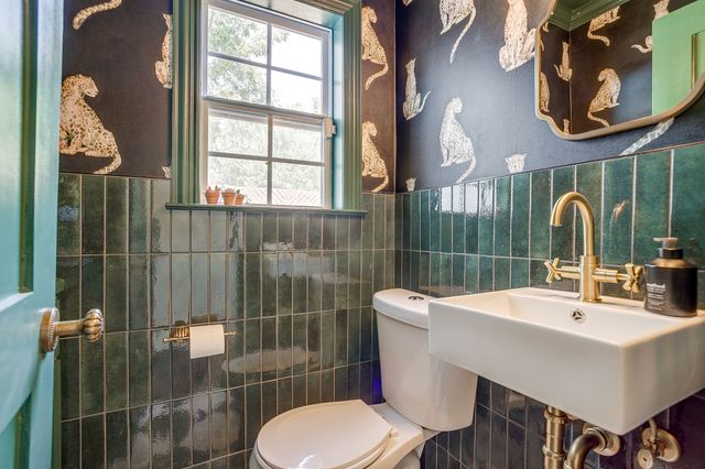 4924 Calmont Avenue, Fort Worth, TX 76107