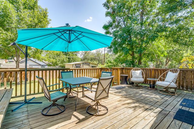 4924 Calmont Avenue, Fort Worth, TX 76107