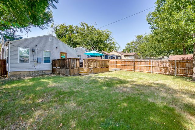 4924 Calmont Avenue, Fort Worth, TX 76107