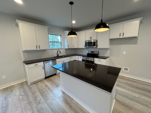 110 Florence Cove, Burns, TN 37029