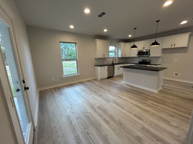 110 Florence Cove, Burns, TN 37029