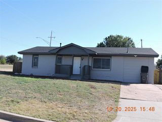 3802 NW Columbia Ave, Lawton, OK 73505