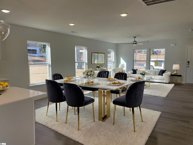 102 Wyndham Way, Laurens, SC 29360