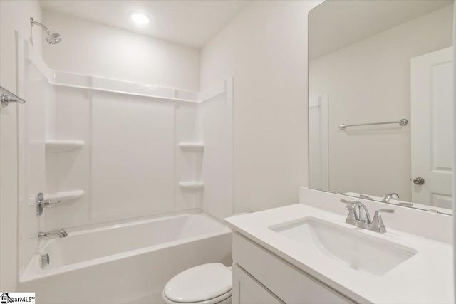102 Wyndham Way, Laurens, SC 29360