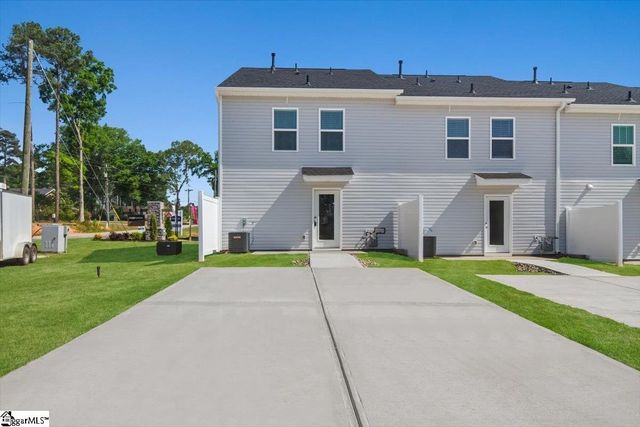 102 Wyndham Way, Laurens, SC 29360