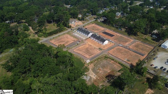 102 Wyndham Way, Laurens, SC 29360