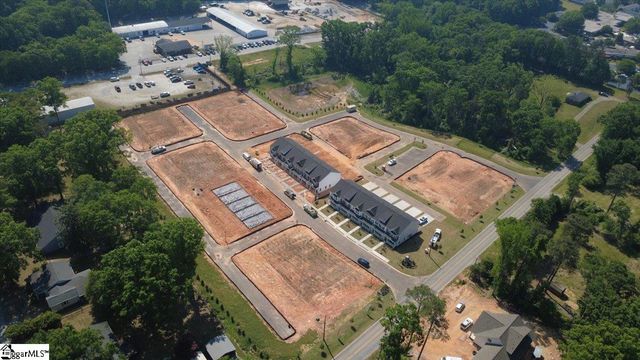 102 Wyndham Way, Laurens, SC 29360