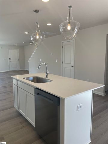 102 Wyndham Way, Laurens, SC 29360