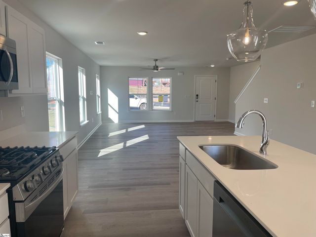 102 Wyndham Way, Laurens, SC 29360