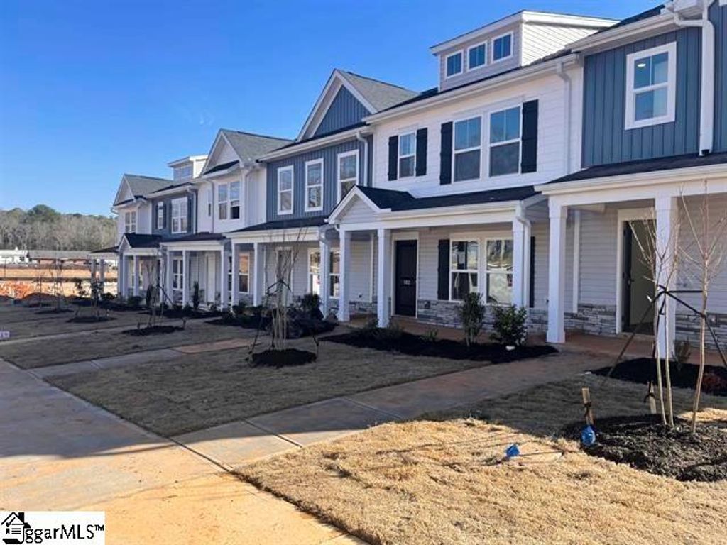 102 Wyndham Way, Laurens, SC 29360