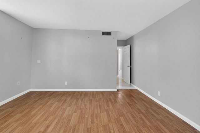 14701 Cumberland Drive 2080, Delray Beach, FL 33446