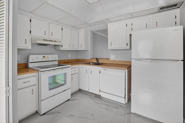 14701 Cumberland Drive 2080, Delray Beach, FL 33446