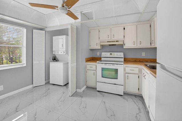 14701 Cumberland Drive 2080, Delray Beach, FL 33446