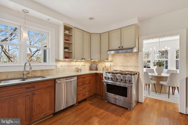 2307 N WAKEFIELD ST, Arlington, VA 22207