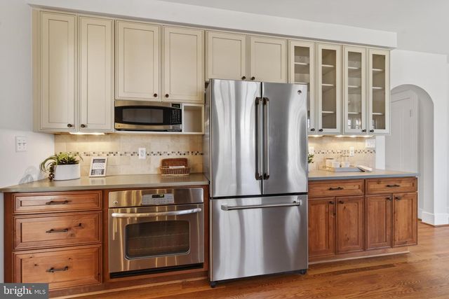 2307 N WAKEFIELD ST, Arlington, VA 22207