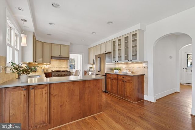 2307 N WAKEFIELD ST, Arlington, VA 22207