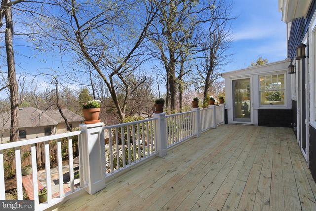 2307 N WAKEFIELD ST, Arlington, VA 22207