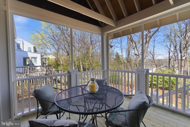 2307 N WAKEFIELD ST, Arlington, VA 22207