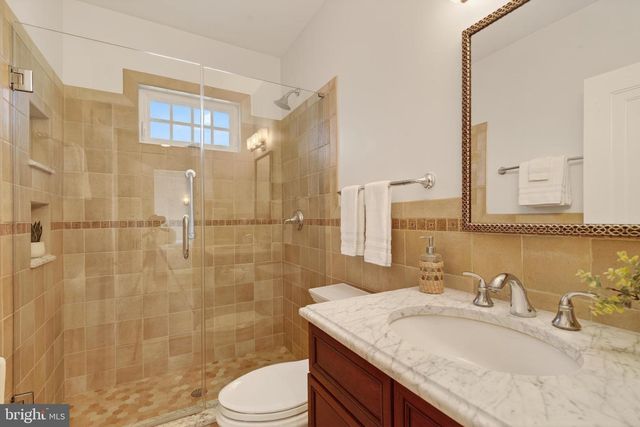 2307 N WAKEFIELD ST, Arlington, VA 22207