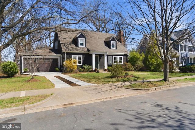 2307 N WAKEFIELD ST, Arlington, VA 22207