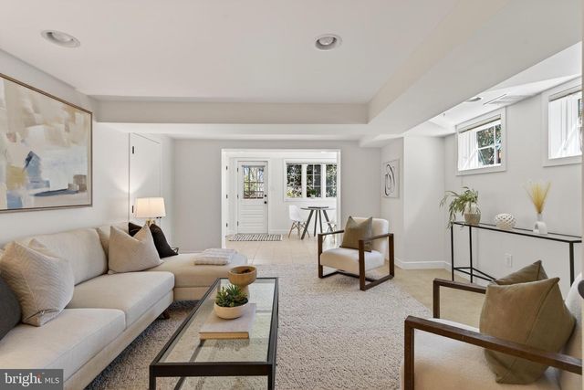 2307 N WAKEFIELD ST, Arlington, VA 22207