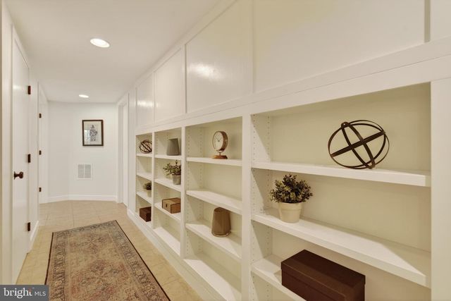 2307 N WAKEFIELD ST, Arlington, VA 22207