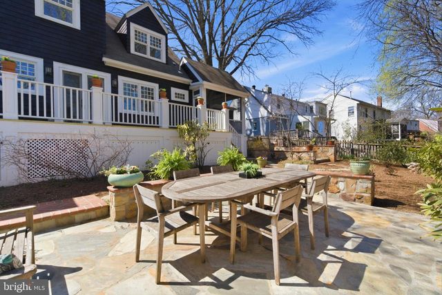 2307 N WAKEFIELD ST, Arlington, VA 22207