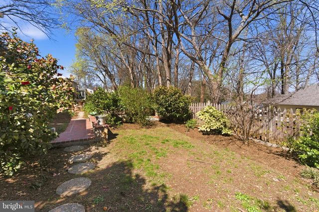 2307 N WAKEFIELD ST, Arlington, VA 22207