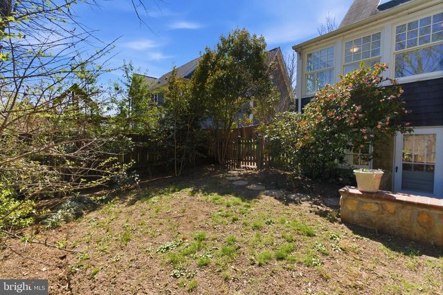 2307 N WAKEFIELD ST, Arlington, VA 22207