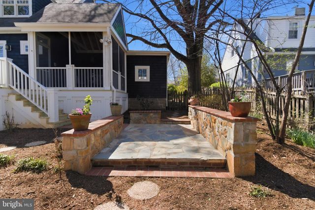 2307 N WAKEFIELD ST, Arlington, VA 22207