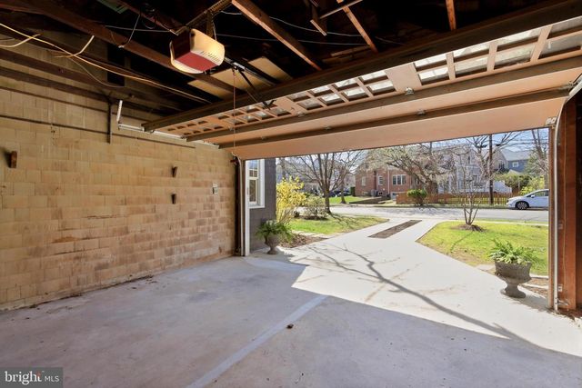 2307 N WAKEFIELD ST, Arlington, VA 22207