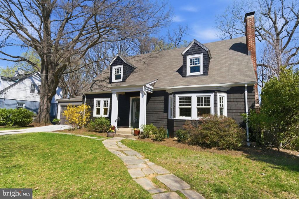 2307 N WAKEFIELD ST, Arlington, VA 22207