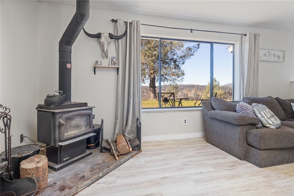 Image 13 of property listing at 33030 Road 233, North Fork, CA 93643