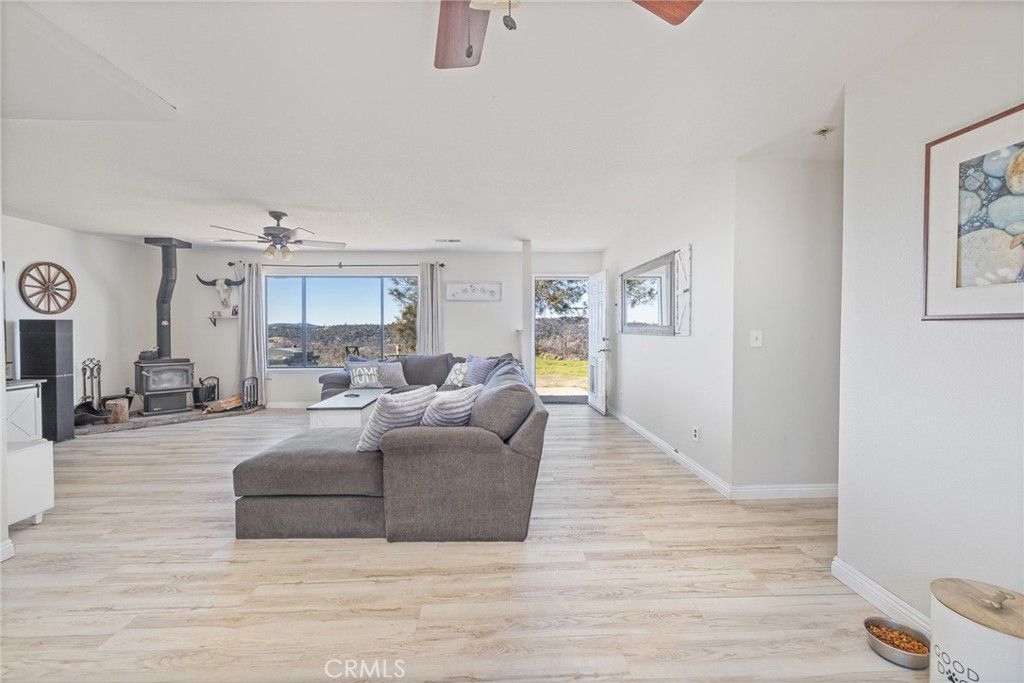 Image 15 of property listing at 33030 Road 233, North Fork, CA 93643