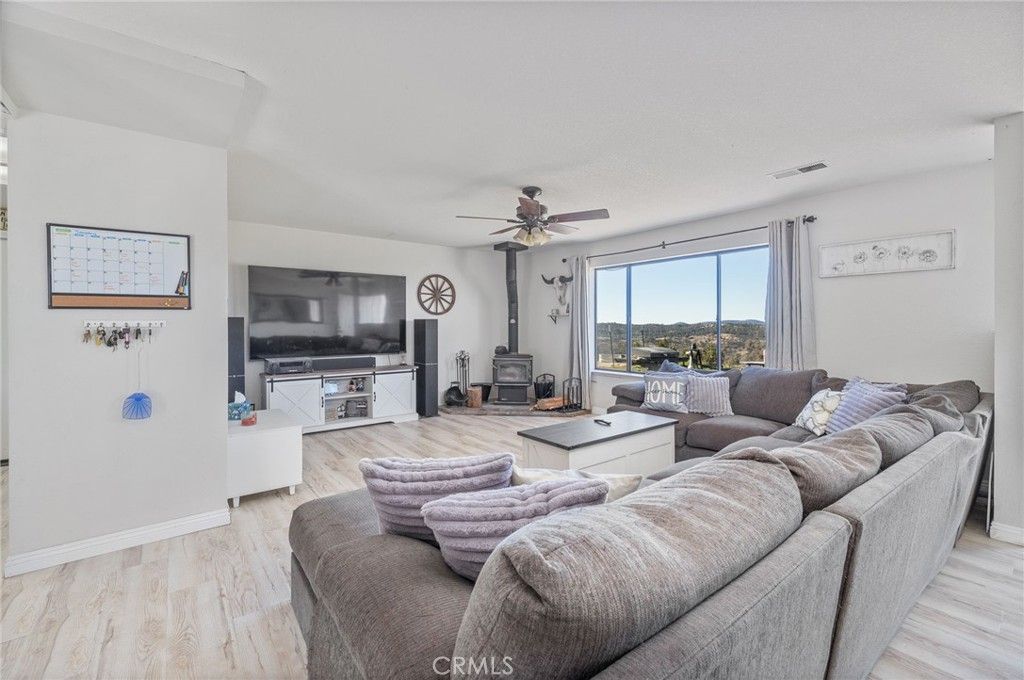 Image 16 of property listing at 33030 Road 233, North Fork, CA 93643