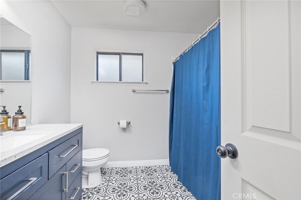 Image 18 of property listing at 33030 Road 233, North Fork, CA 93643