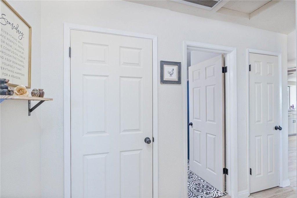 Image 20 of property listing at 33030 Road 233, North Fork, CA 93643
