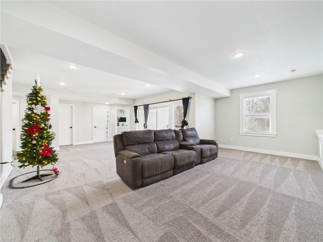 110 Newberry Court, Knob Noster, MO 65336