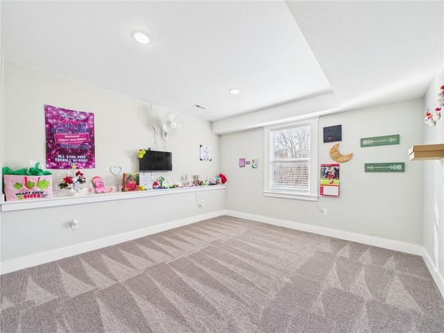 110 Newberry Court, Knob Noster, MO 65336