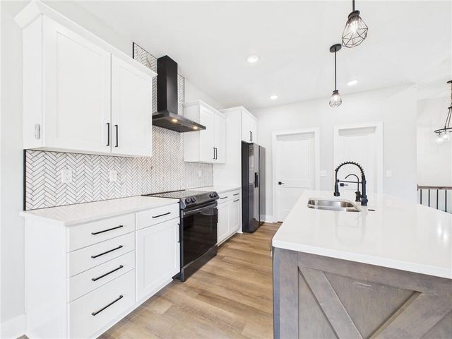 110 Newberry Court, Knob Noster, MO 65336