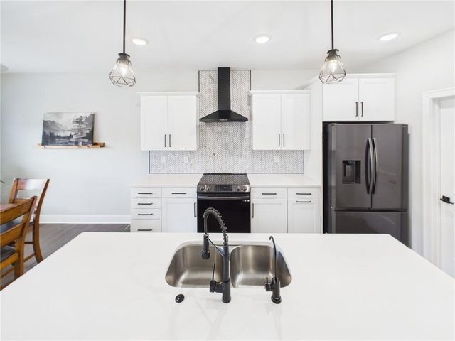 110 Newberry Court, Knob Noster, MO 65336