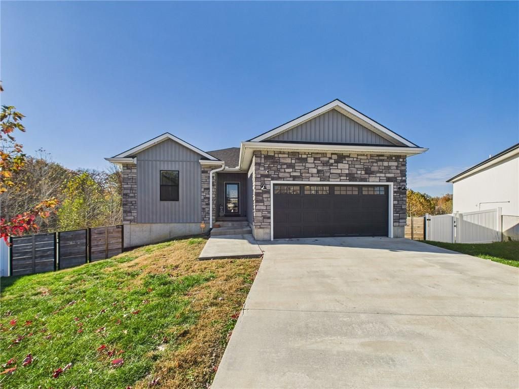 110 Newberry Court, Knob Noster, MO 65336