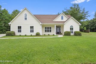 607 Taylor Trail, Waveland, MS 39576