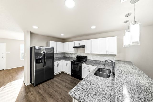 3011 Pacific Coast, Converse, TX 78109