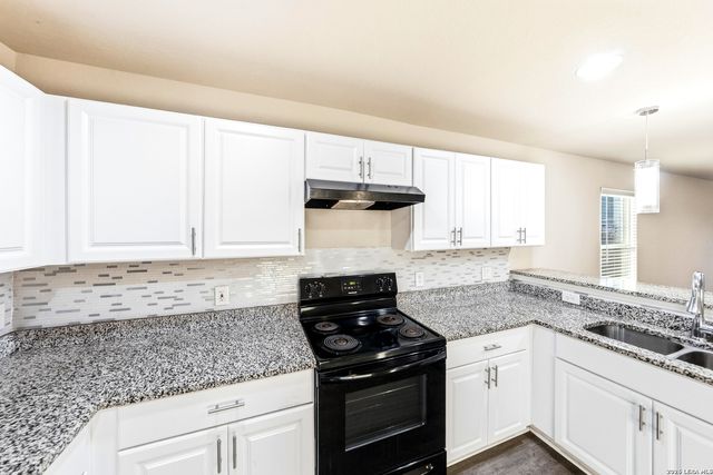 3011 Pacific Coast, Converse, TX 78109