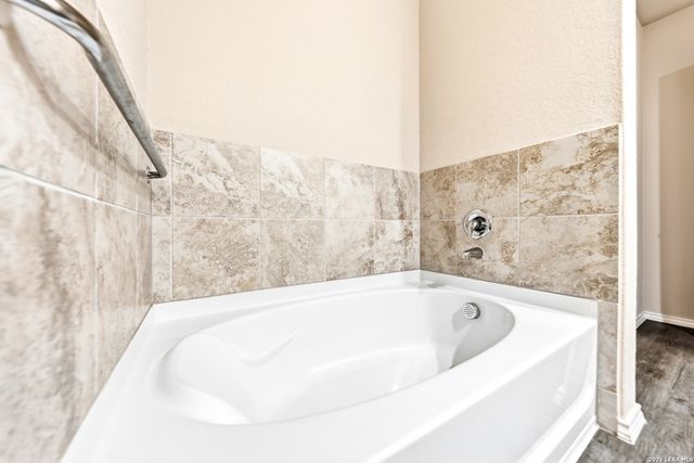 3011 Pacific Coast, Converse, TX 78109