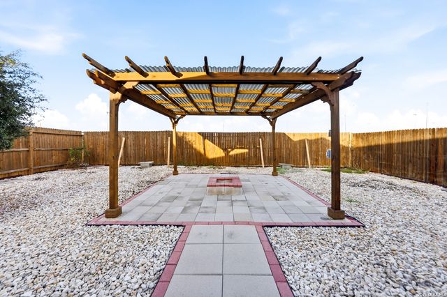 3011 Pacific Coast, Converse, TX 78109