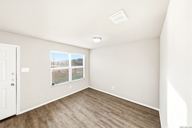 3011 Pacific Coast, Converse, TX 78109