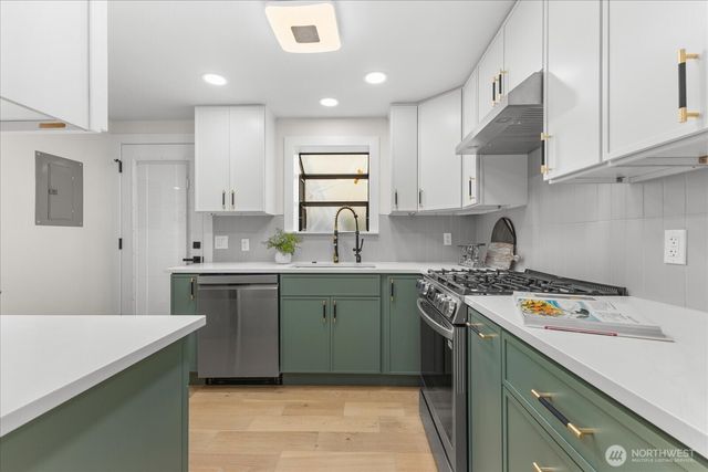 3254 NW Market Street, Seattle, WA 98107