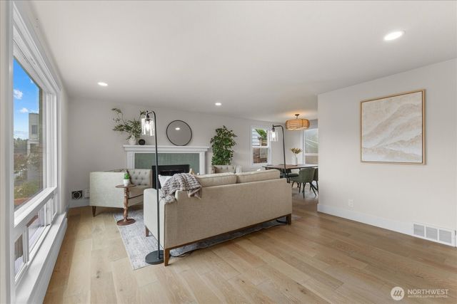 3254 NW Market Street, Seattle, WA 98107